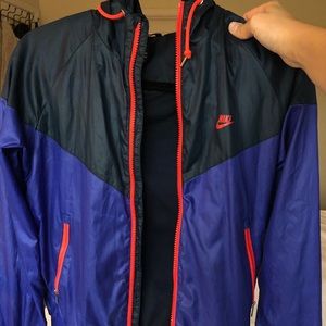 Nike windbreaker - barely used.